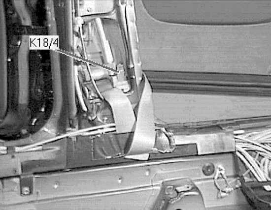 Обслуживание и ремонт mercedes-benz w140 1991-1999: 14.8 расположение основных электрических элементов системы электрооборудования   кузова автомобиля