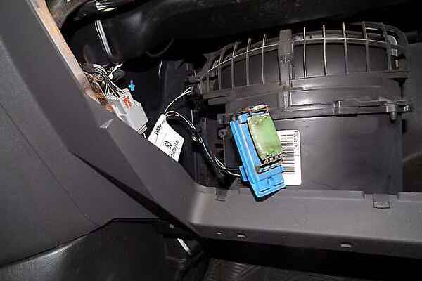 Ford Focus 2 : Отопление кондиционирование и вентиляция салона У нас есть все фото и схемы необходимые для ремонта Полный мануал по ремонту и обслуживанию авто