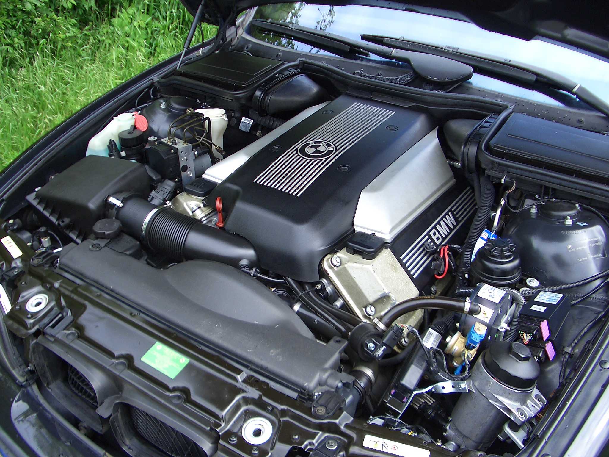 3 е мотор. БМВ 3.5 v8 е39 мотор. Мотор БМВ е39 дизель. БМВ м5 е39 мотор. BMW e39 4.4 мотор.