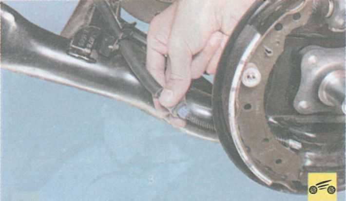 Ремонт renault logan : снятие и установка рычага привода стояночного тормоза