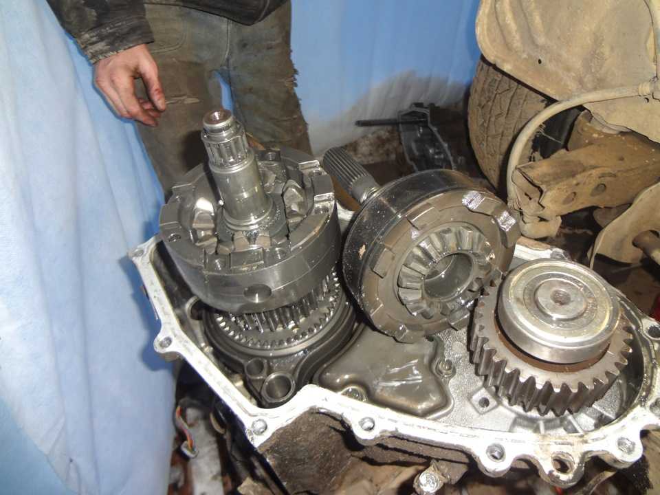 Ремонт митсубиси паджеро : цепь и крышка (двигатель 2,6 л) mitsubishi pajero