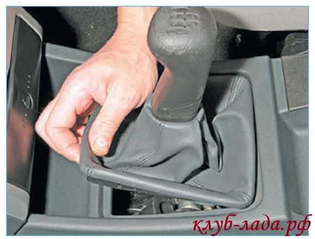Снятие и установка переднего и заднего сиденья на автомобиле ваз 2170 2171 2172 лада приора (lada priora)