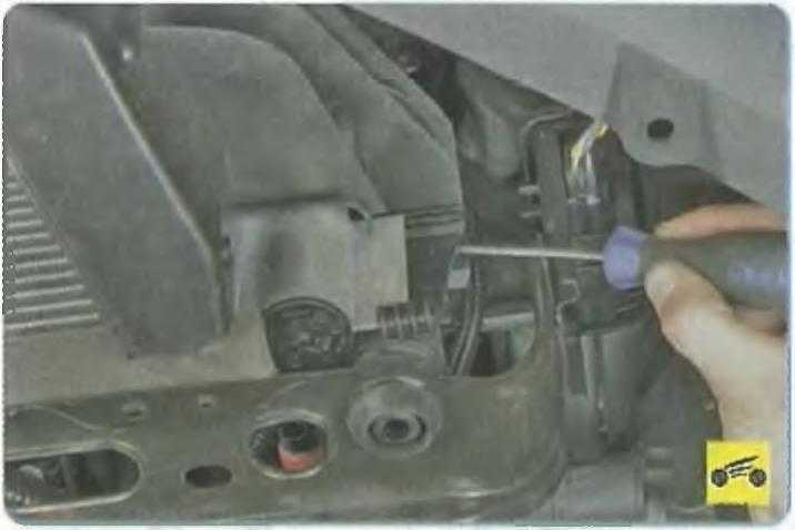 Ford Focus 2 : Замена радиатора системы охлаждения У нас есть все фото и схемы необходимые для ремонта Полный мануал по ремонту и обслуживанию авто