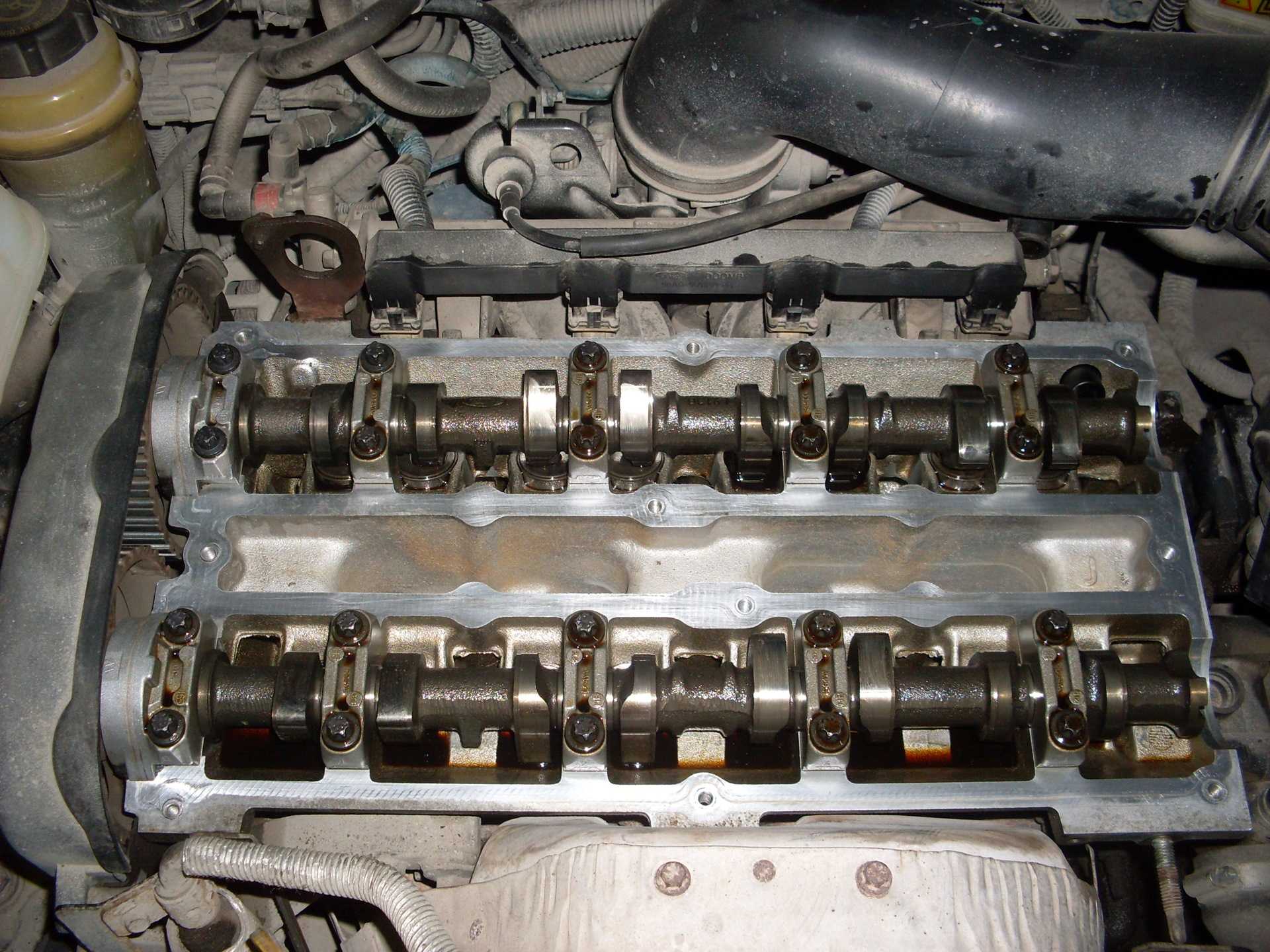 Ford Focus 2 : Замена прокладки головки блока цилиндров У нас есть все фото и схемы необходимые для ремонта Полный мануал по ремонту и обслуживанию авто