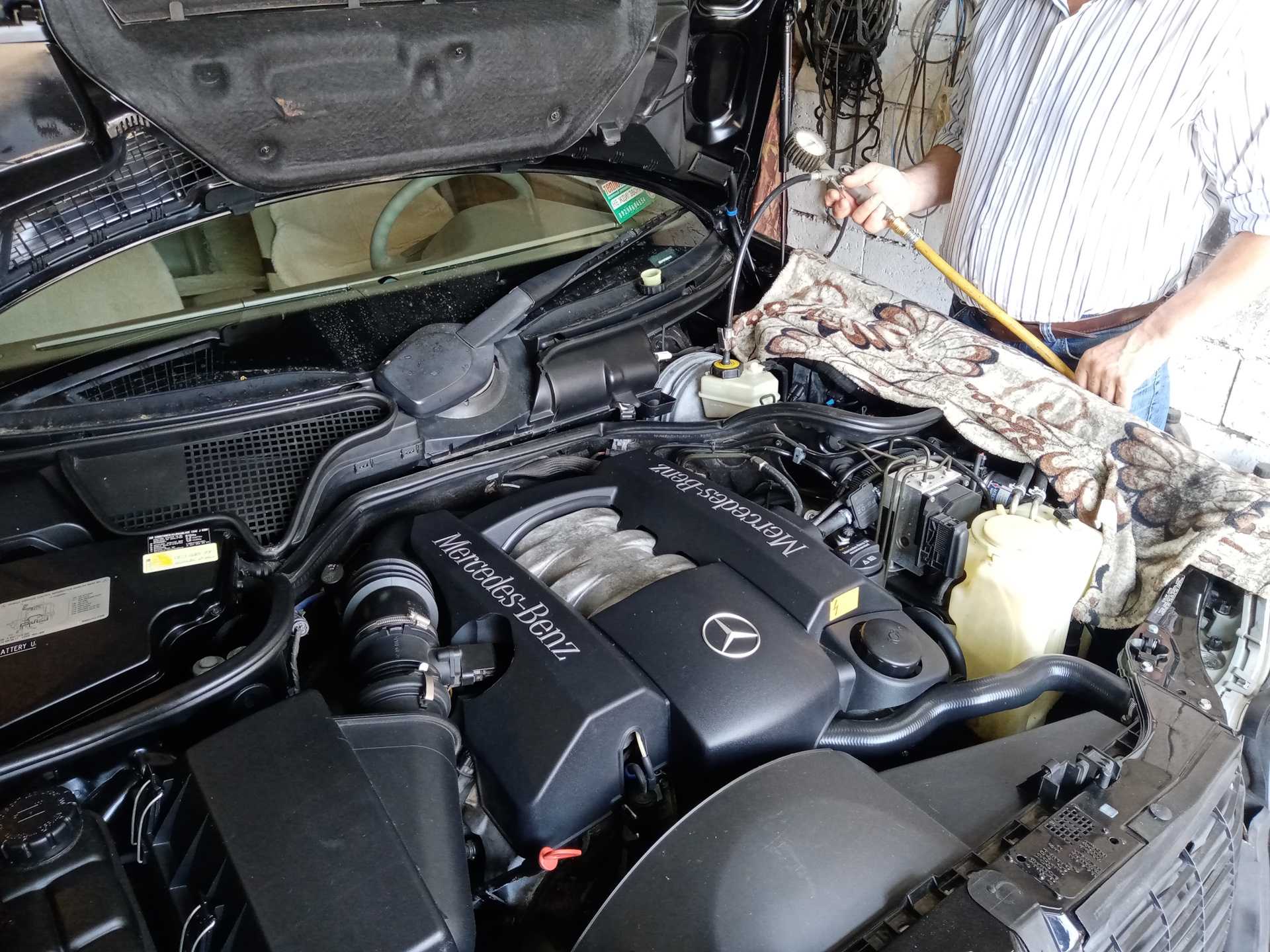 Mercedes E-class : Замена охлаждающей жидкости У нас есть все фото и схемы необходимые для ремонта Полный мануал по ремонту и обслуживанию авто
