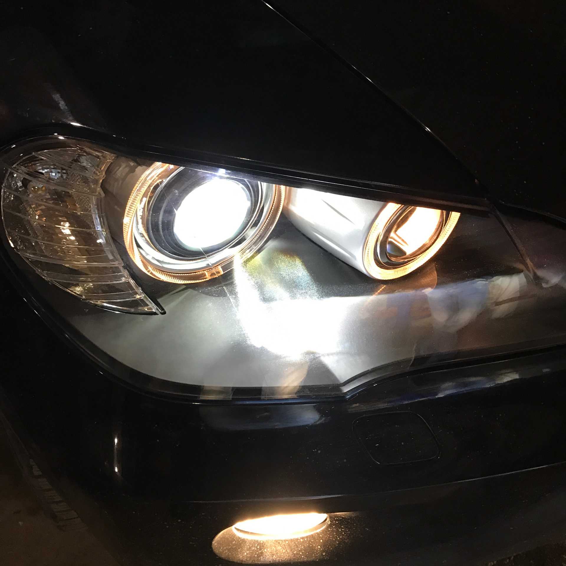Mazda 6 : Замена ламп фар ближнего света У нас есть все фото и схемы необходимые для ремонта Полный мануал по ремонту и обслуживанию авто