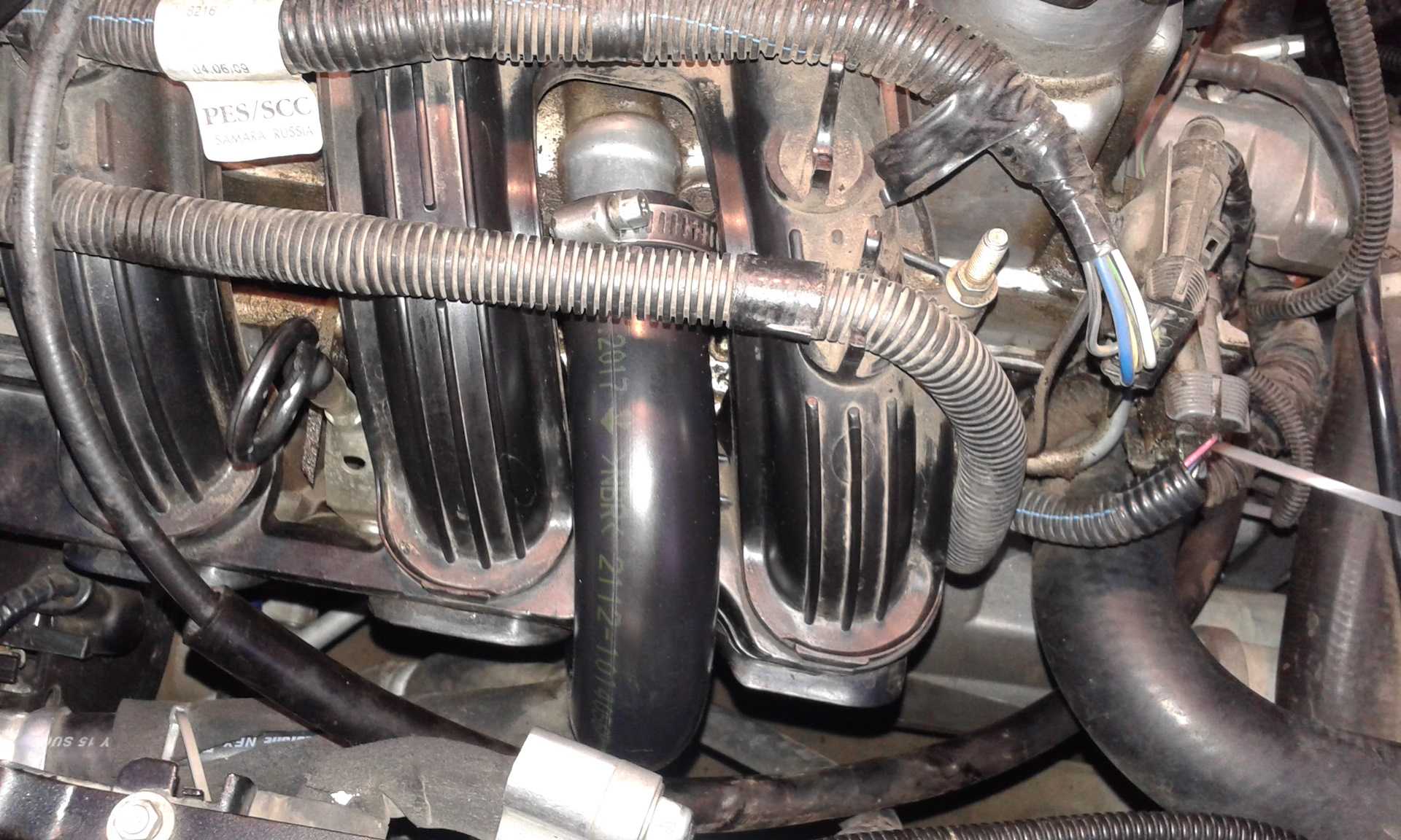 ВАЗ 2170 Приора : Очистка системы вентиляции картера У нас есть все фото и схемы необходимые для ремонта Полный мануал по ремонту и обслуживанию авто