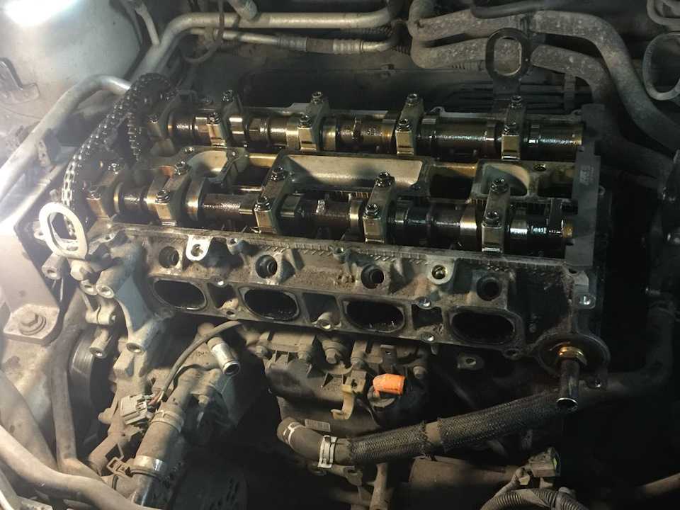 Ford Focus 2 : Замена маслосъемных колпачков У нас есть все фото и схемы необходимые для ремонта Полный мануал по ремонту и обслуживанию авто