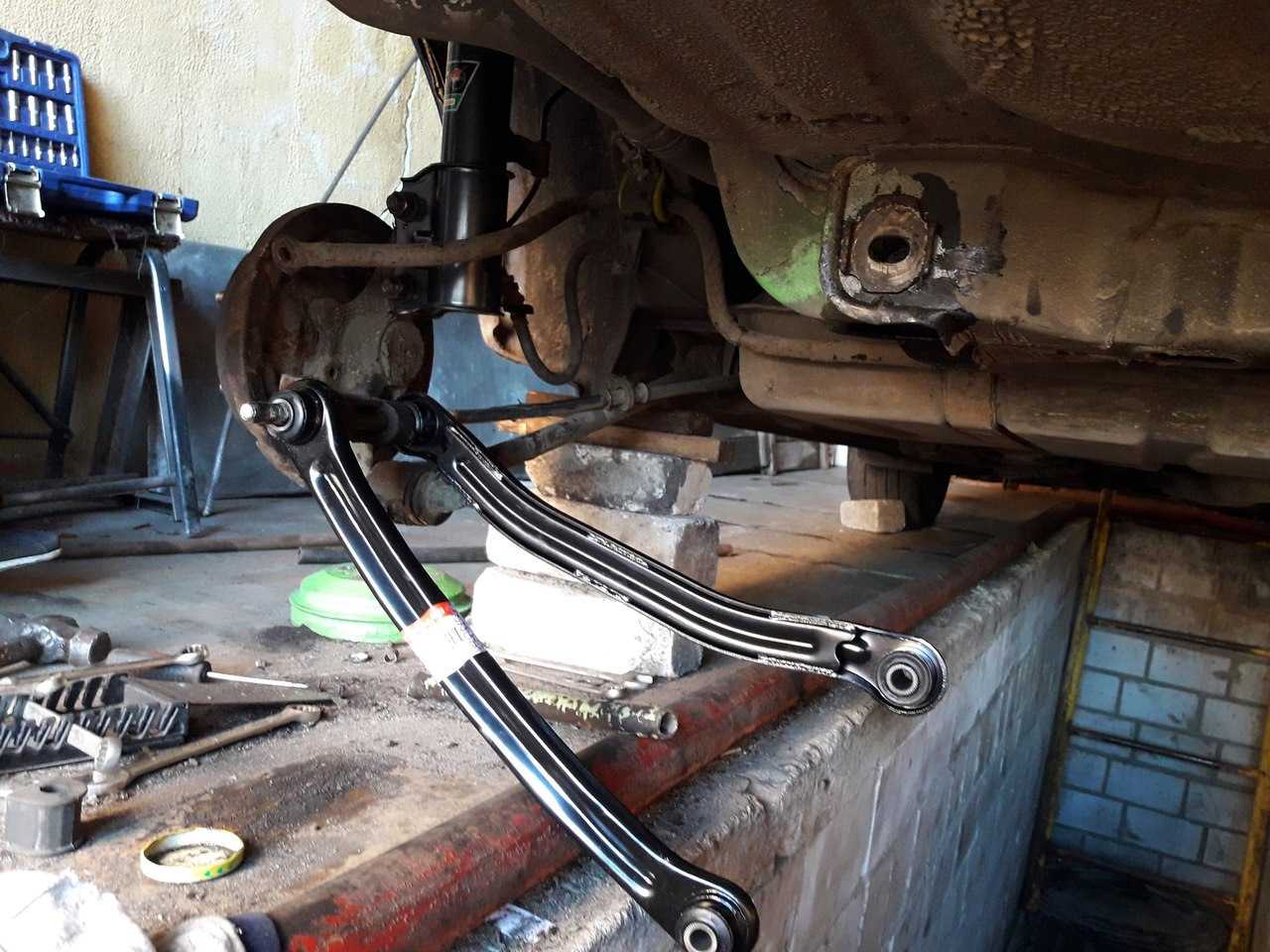 Самостоятельный ремонт подвески hyundai accent в гараже