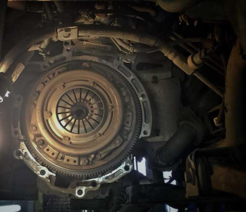 Ford Fusion : Замена датчика положения педали сцепления У нас есть все фото и схемы необходимые для ремонта Полный мануал по ремонту и обслуживанию авто