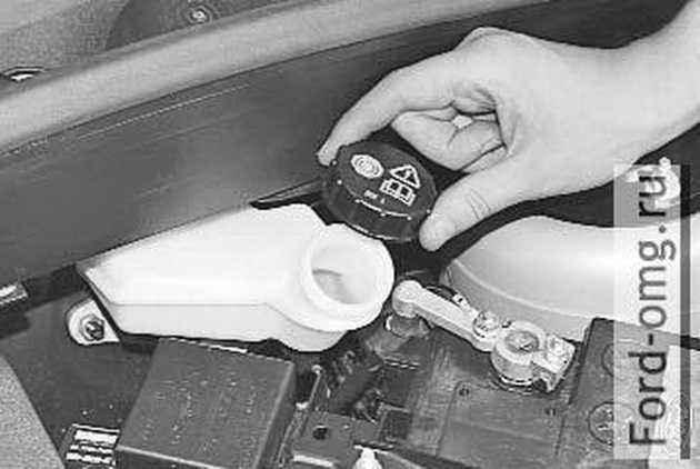 Ford Focus 2 : Замена тормозной жидкости в гидроприводах тормозов и выключения сцепления У нас есть все фото и схемы необходимые для ремонта Полный мануал по ремонту и обслуживанию авто